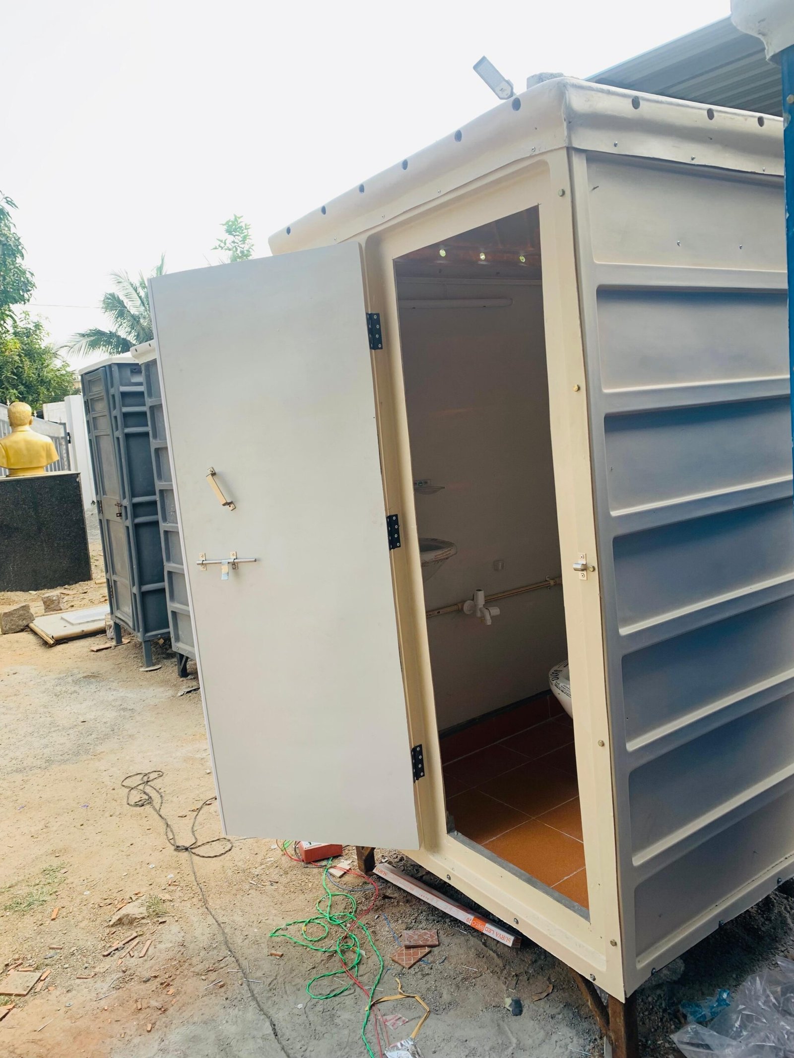 4×4×8 portable toilet